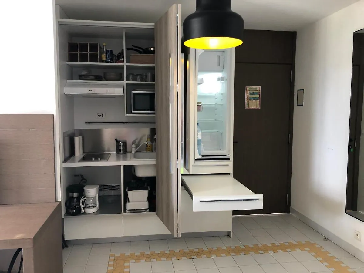 Studios Freebroise Saint-Francois  Aparthotel